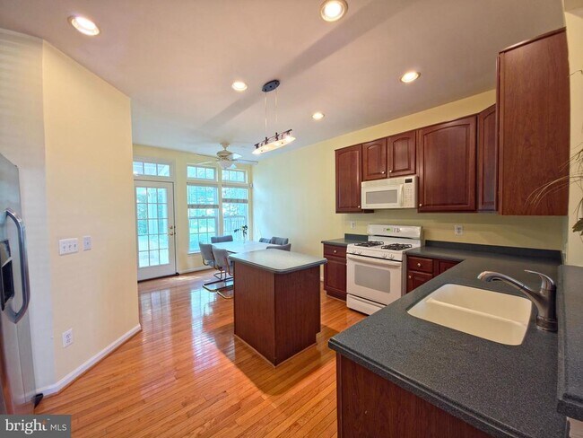 Building Photo - 20875 Killawog Terrace