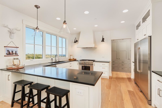 Building Photo - 4035 Cedar Heights Dr
