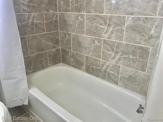 Building Photo - 37147 Evergreen Dr