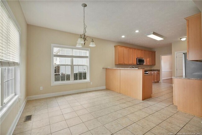 Building Photo - 2813 Franciscan Dr