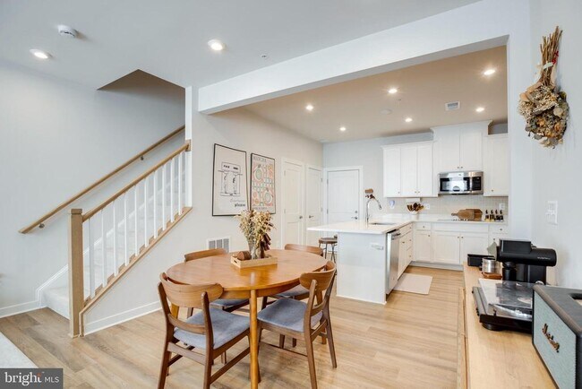 Building Photo - 4614 Olivine Dr