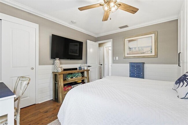 Building Photo - 4751 Coquina Key Dr SE