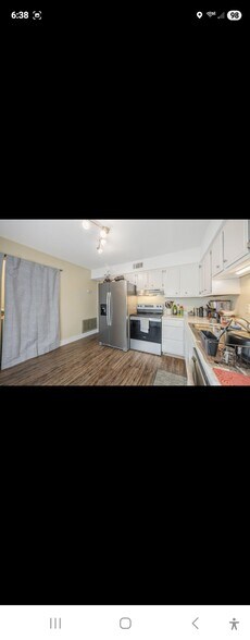 Building Photo - 2402 Briggs Ave