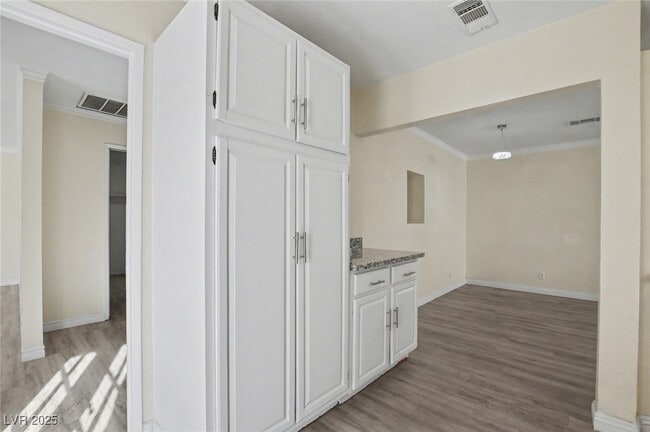 Building Photo - 313 Fox Cir