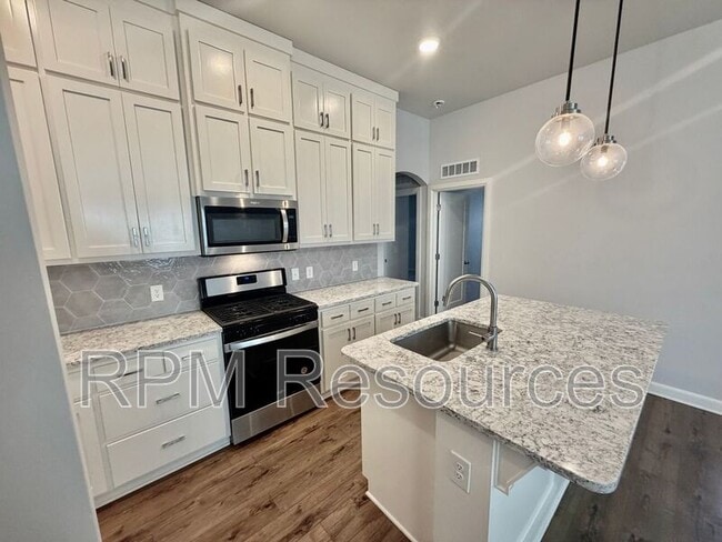 Building Photo - 412 Kearny Ln