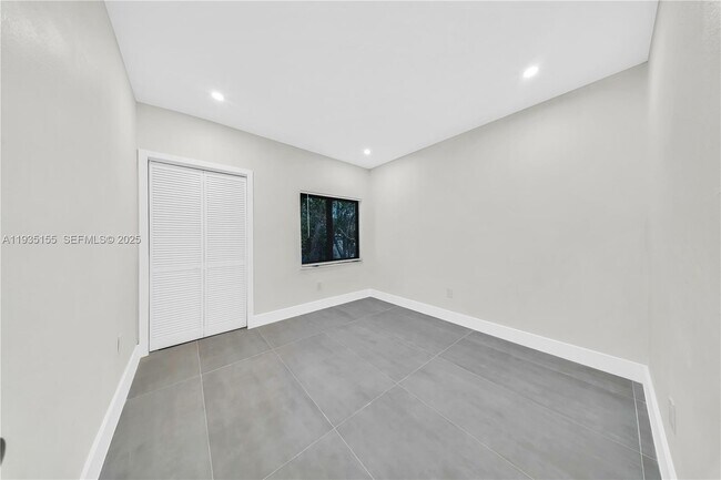 Building Photo - 807 NW 51st St