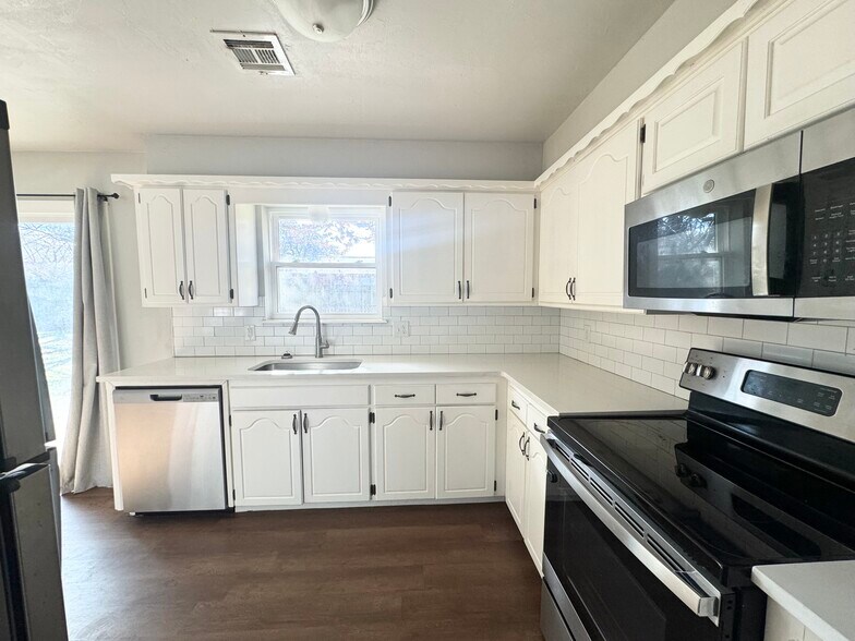 Building Photo - 3208 Marla Ln