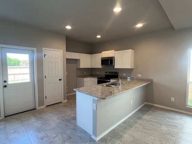 Building Photo - 8615 Valentina Wy