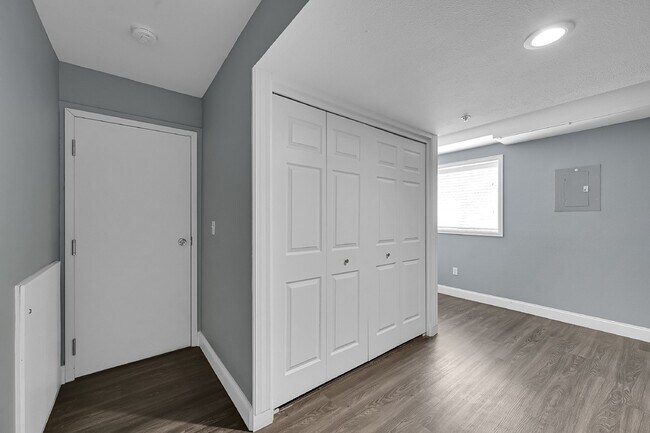 Building Photo - $3,150.00 - 2 Beds, 2.5 Baths, Apartment i...