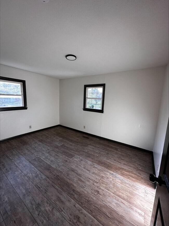 Building Photo - 6335 Hansley Dr