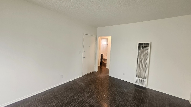 Building Photo - 866 W 126th St