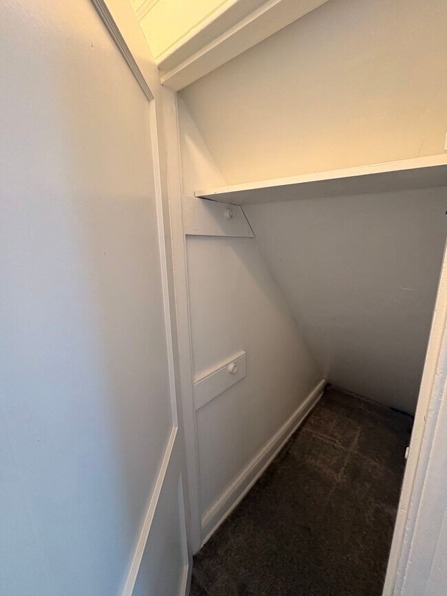 Building Photo - 3 Bedroom Apartment in the West End of York City