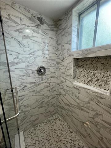 Building Photo - 7832 Royal Ln