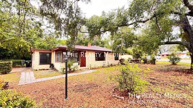 Primary Photo - 1100 Santa Anita St