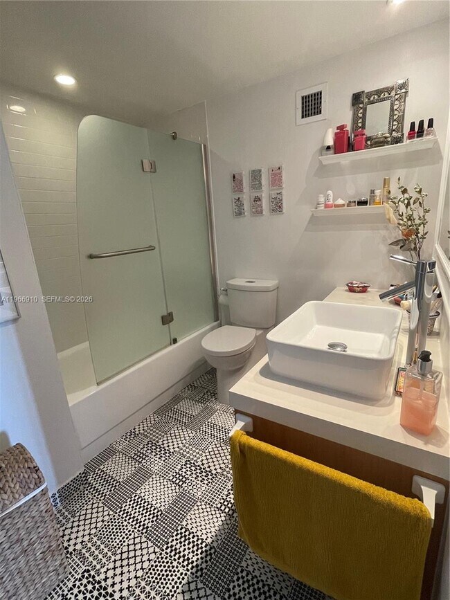 Building Photo - 1200 West Ave