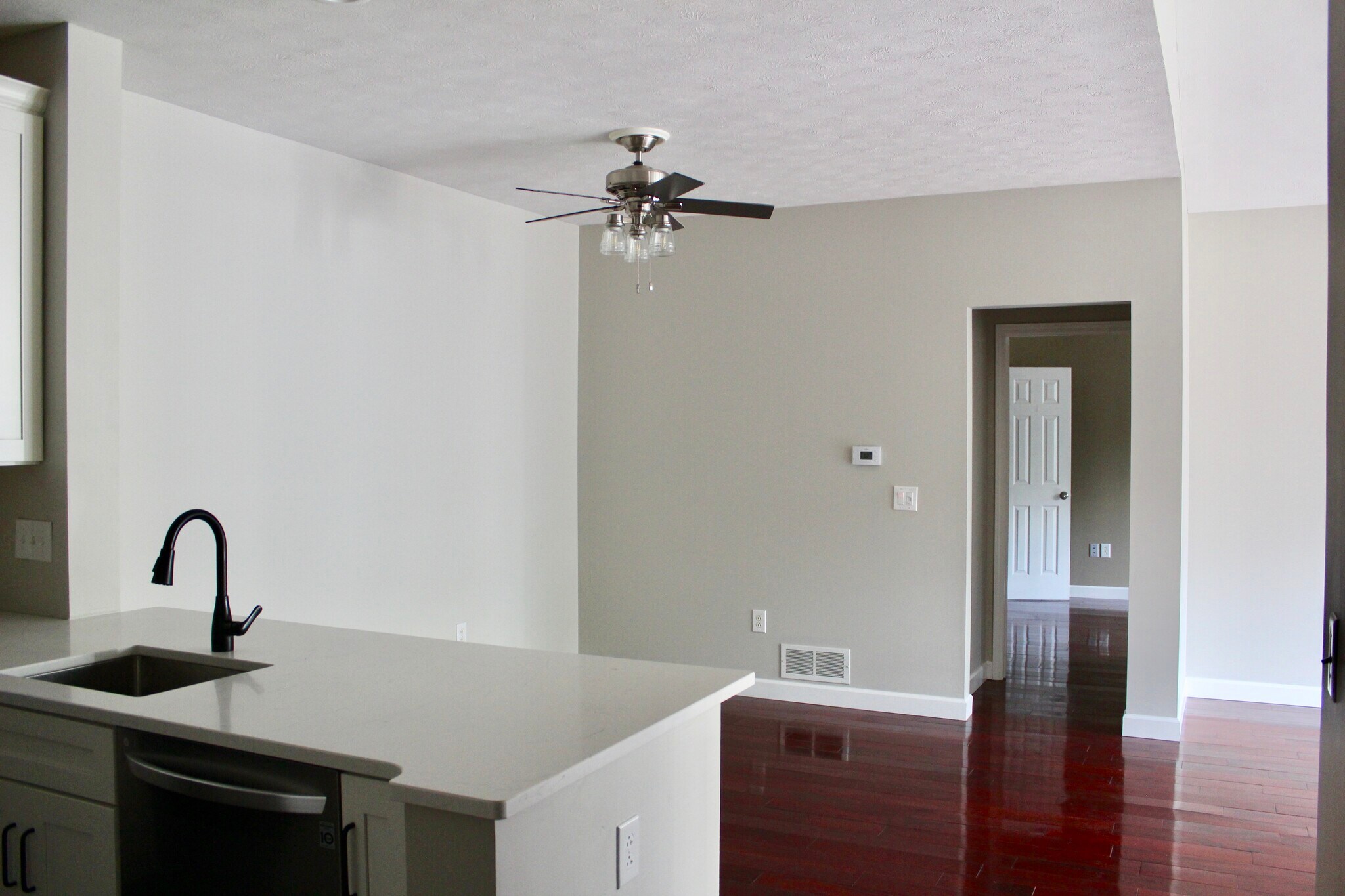 Building Photo - 1233 Eagle Pointe Dr
