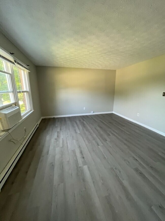 Building Photo - 314 Walters Ln