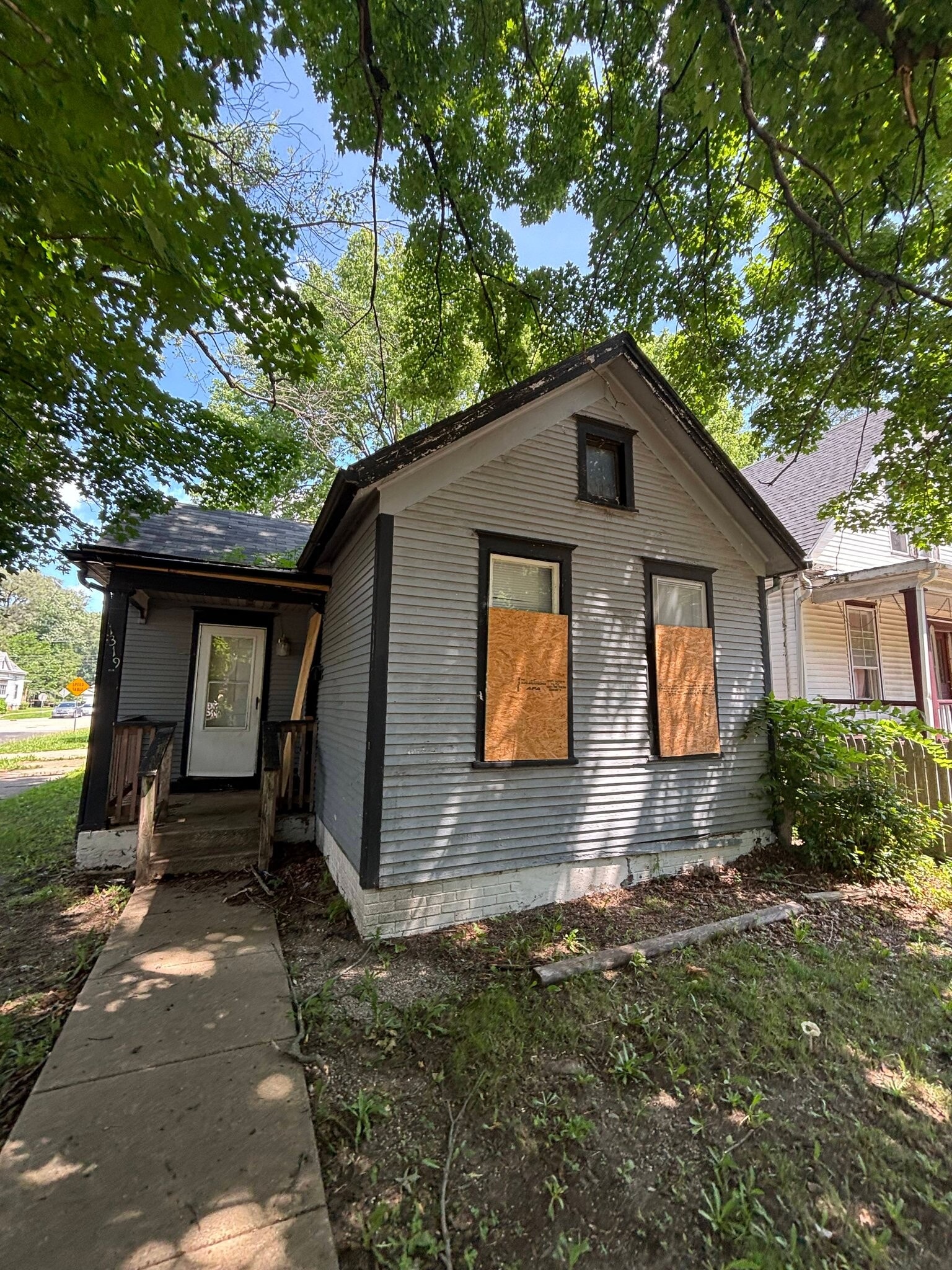 Building Photo - 1319 W Aiken Ave