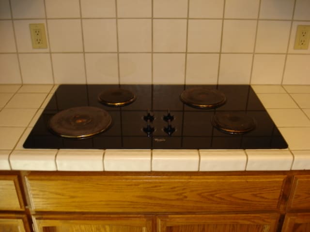 Building Photo - SINGLE STORY 3 BEDROOM, 2 BATH, & 2 CAR IN ROSEVILLE!