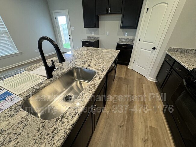 Building Photo - 112 Segovia Wy