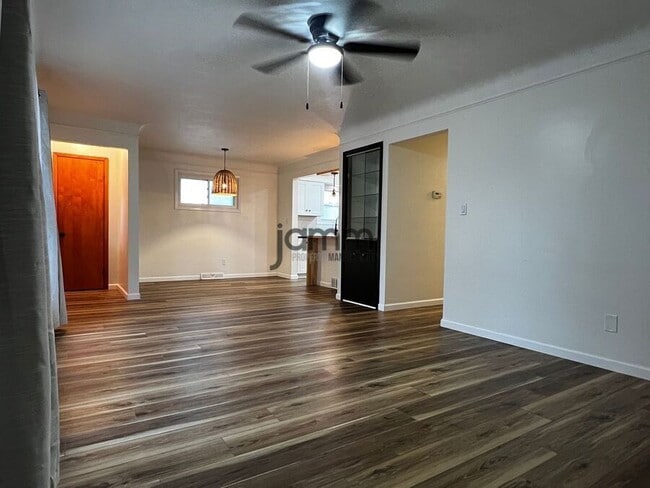 Building Photo - 2702 Grovewood Ave