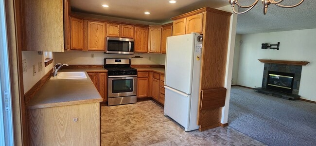 Building Photo - 3 Bed 1 bath Bothell rambler home $3199/mo