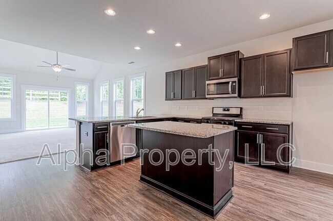 Building Photo - 211 Green River Way