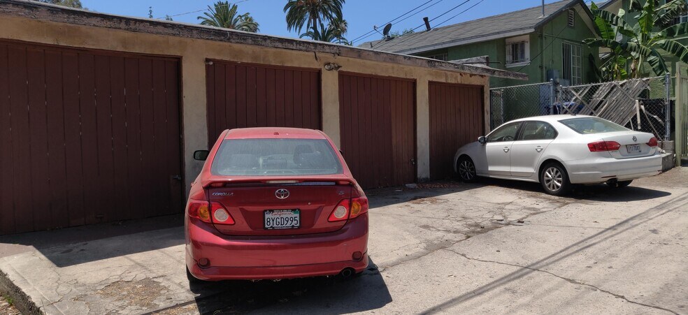 Parking - 1707 Park Ave