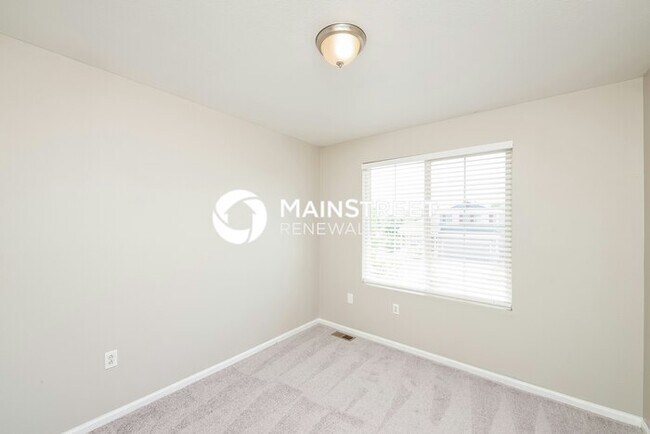 Building Photo - 4 Bedroom Pet-Friendly Home in Denver, CO with Main Street Renewal