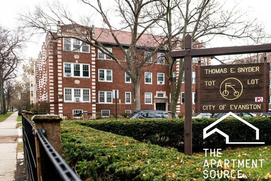 Building Photo - 331 Kedzie St