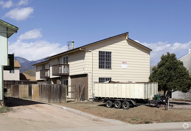 Primary Photo - 4310 Loomis Ave