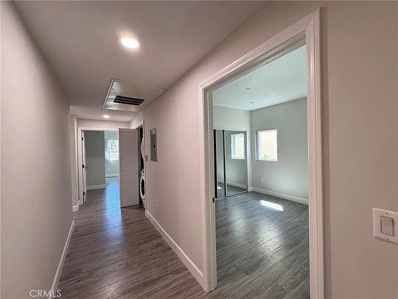 Building Photo - 5432 Hermitage Ave