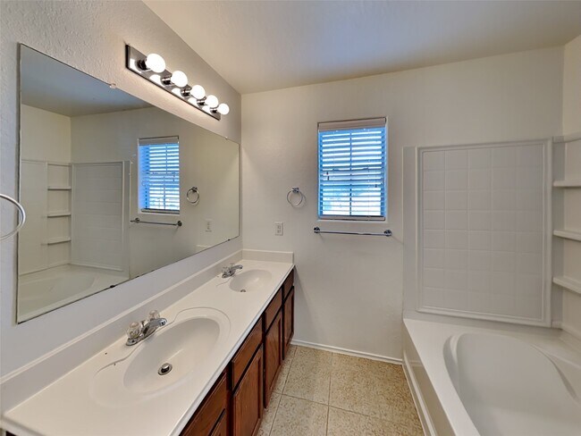 Building Photo - 1115 Desert Oasis Ln