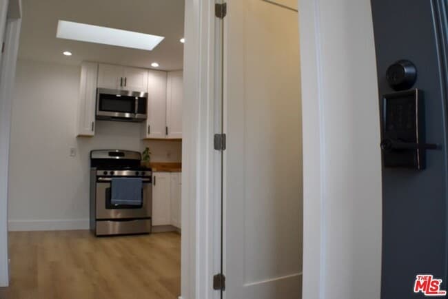 Building Photo - 3619 S Gramercy Pl