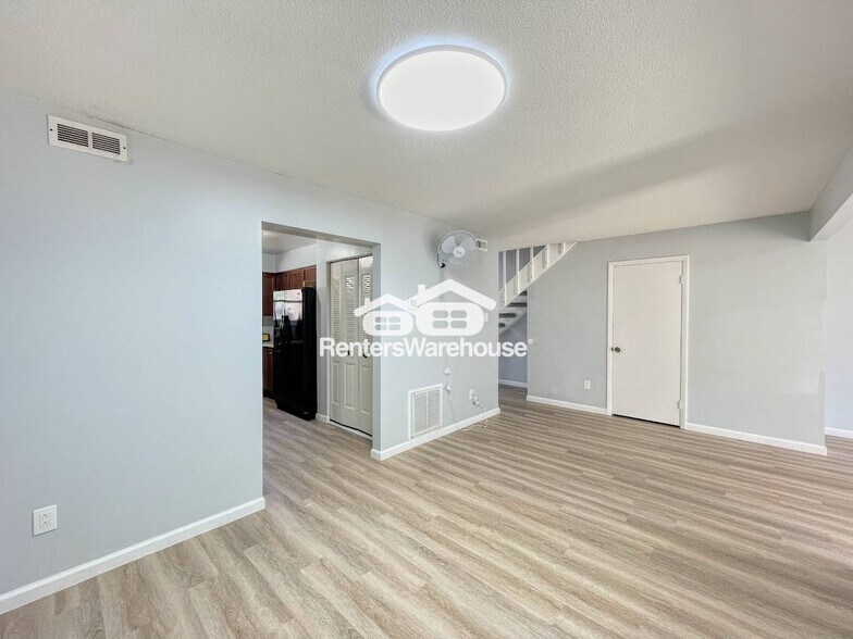 Building Photo - 5031 Clairmont Ct