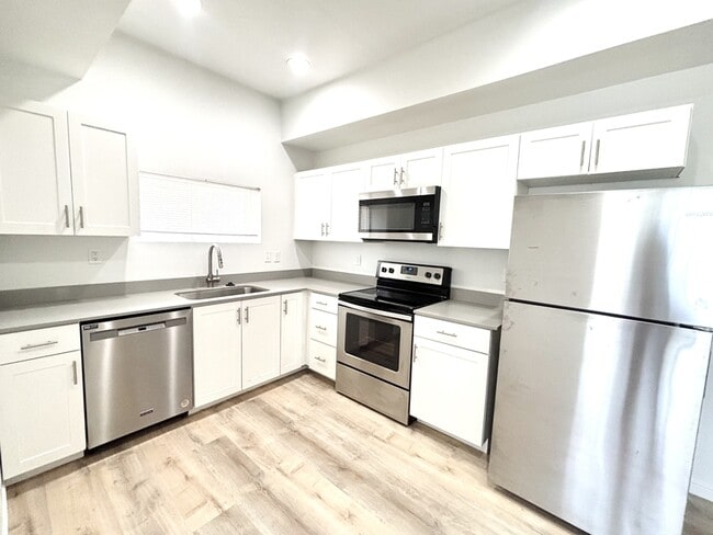 Building Photo - 1090 S 1100 E
