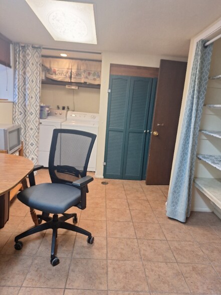 Primary Photo - 2679 N 950 W