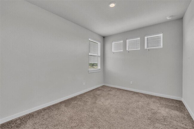 Building Photo - 125 High Plains Dr