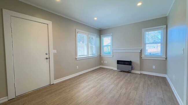 Building Photo - DL Georgia