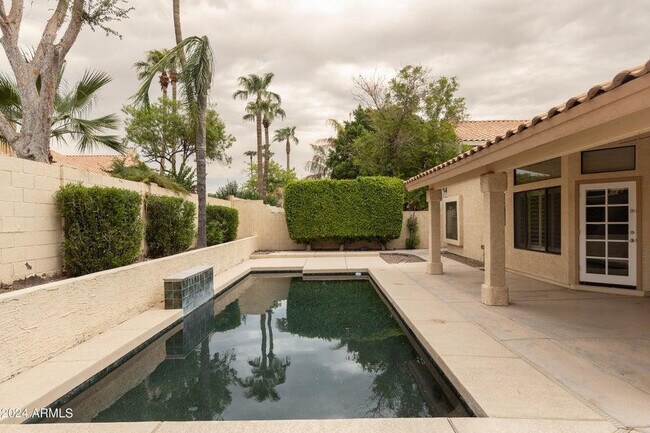 Building Photo - 3350 S Oleander Dr