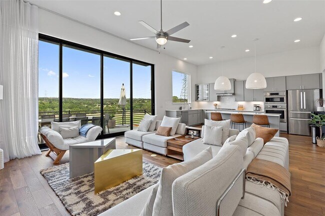 Building Photo - 7416 Cordoba Dr