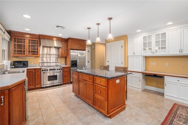 Building Photo - 14 Betty Hill Rd