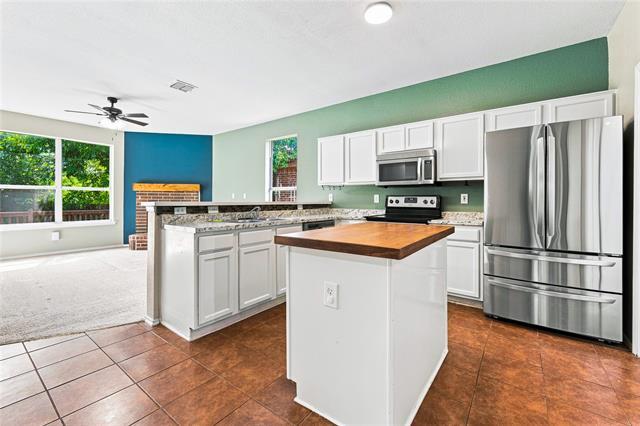 Building Photo - 2833 Wakecrest Dr