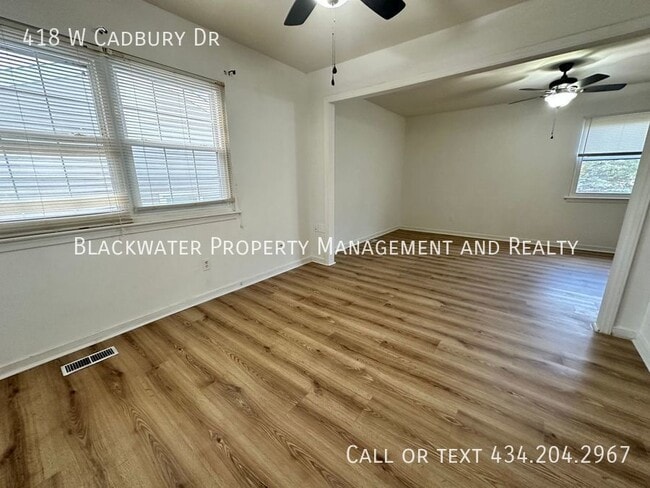 Building Photo - 3 Bedroom Townhome in Georgetown Forest! W...