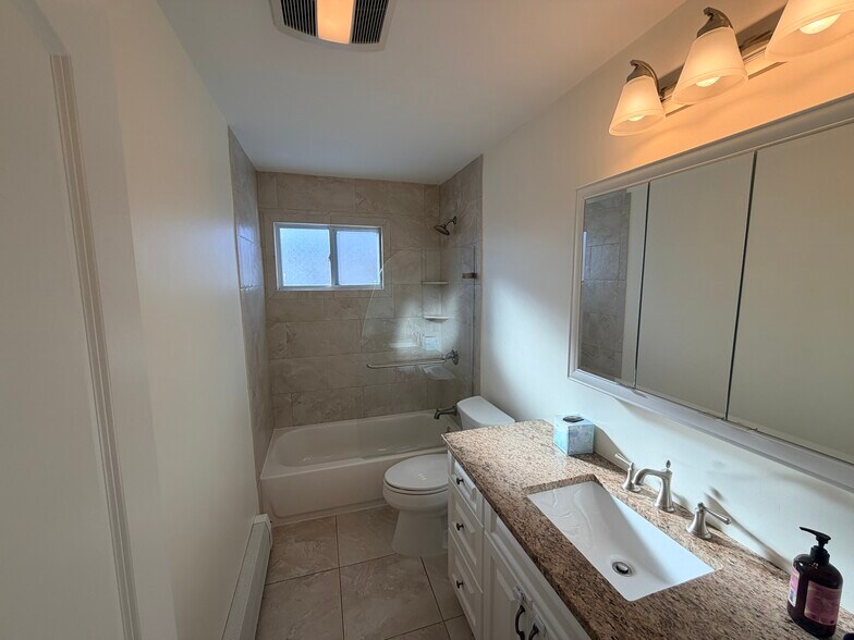 Building Photo - 2002 City Ave