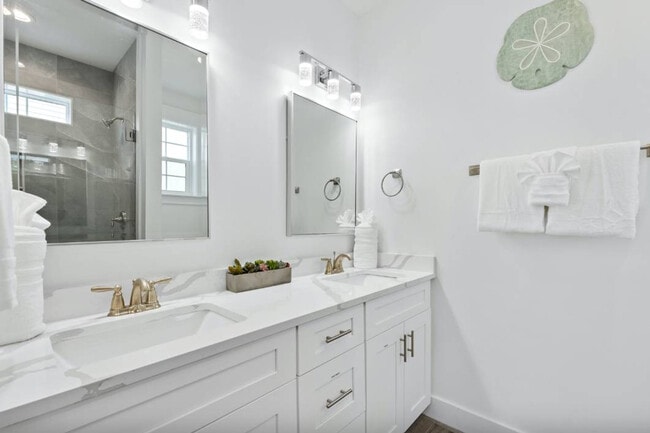 Building Photo - 508 Lyndell Ln