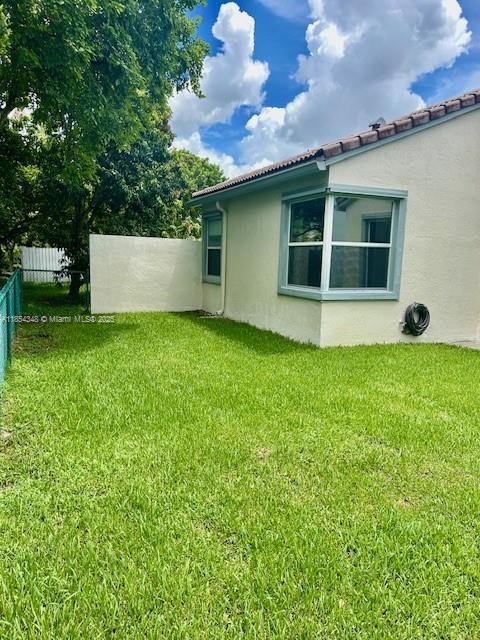 Building Photo - 670 NW 154th Ave