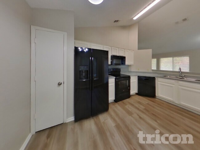 Building Photo - 806 Gable Ave