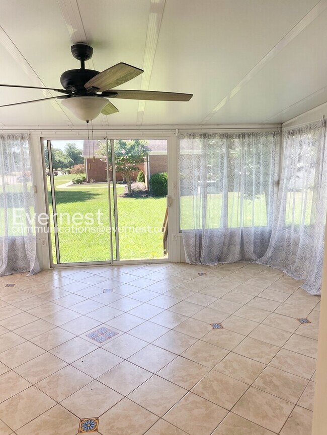 Building Photo - 3 Bed, 2.5 Bath Home with Garage / Coming Soon!