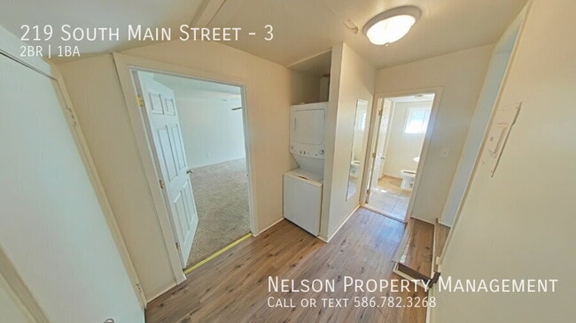 Building Photo - 219 S Main St